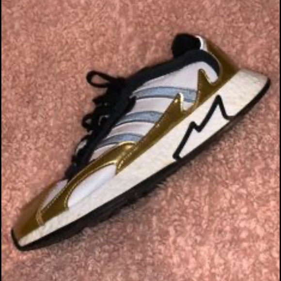 Shoes size 9-9.5 - Picture 4 of 4